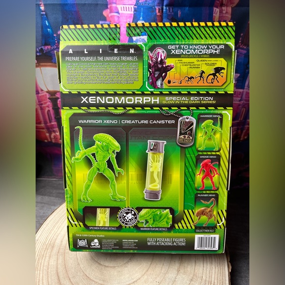 2022 Lanard alien xenomorph warrior glow in the dark action figure & accessories - Picture 2 of 2